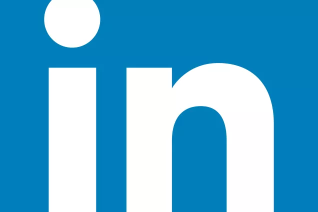 LinkedIn logotyp. "in" i vitt med blå bakgrund.