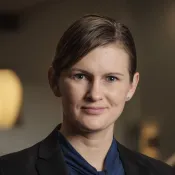 Porträtt av Andrea Algård. Foto. 