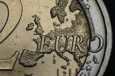 Foto i närbild av ett euromynt