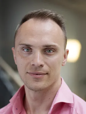 Porträtt av Nicklas Holmberg. Foto. 